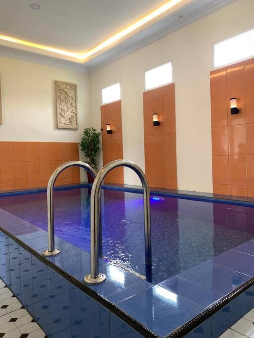 Kayz Villa Batu Dengan Kolam Renang Pribadi Εξωτερικό φωτογραφία